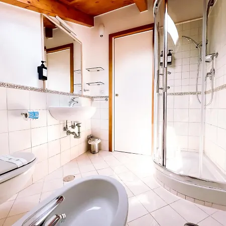 בית הארחה Residenza Ester 4*