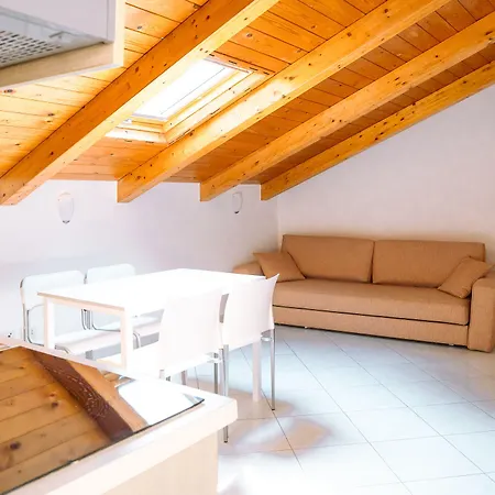 Residenza Ester בית הארחה 4*
